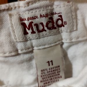White women's Mudd jeans